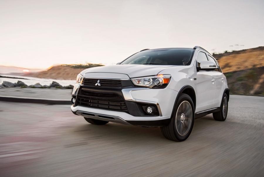  Mitsubishi Outlander Sport SEL 2015 года  (фото 14 из 31)